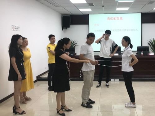 重庆市12355幸福大讲堂送服务上门，助力綦江非公经济与社会组织发展